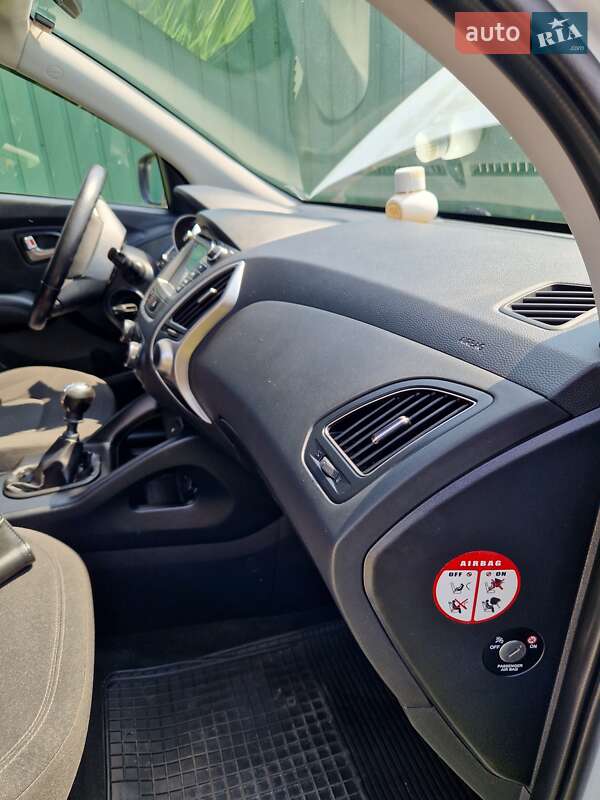 Внедорожник / Кроссовер Hyundai ix35 2011 в Чернигове