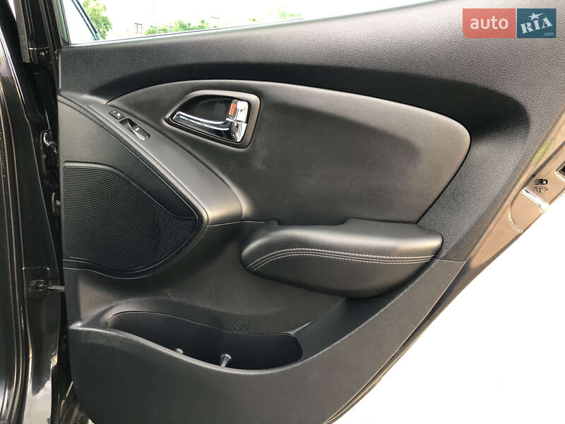 Позашляховик / Кросовер Hyundai ix35 2010 в Рівному