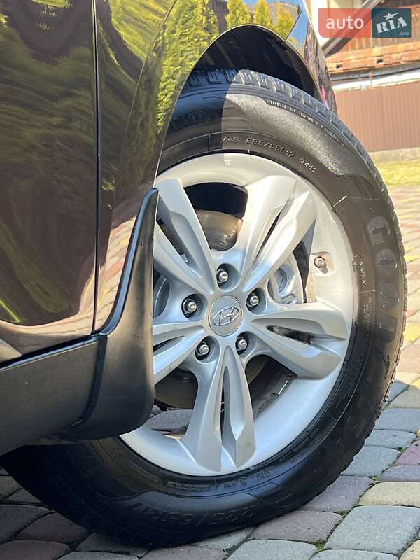 Внедорожник / Кроссовер Hyundai ix35 2010 в Ивано-Франковске