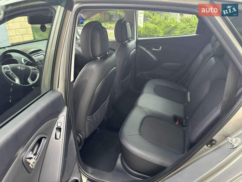 Внедорожник / Кроссовер Hyundai ix35 2011 в Харькове