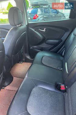 Внедорожник / Кроссовер Hyundai ix35 2010 в 