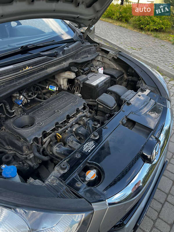 Внедорожник / Кроссовер Hyundai ix35 2010 в Ивано-Франковске