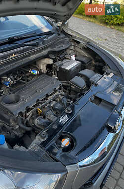 Внедорожник / Кроссовер Hyundai ix35 2010 в 