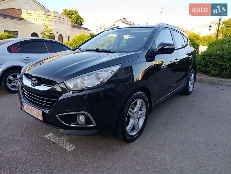 Внедорожник / Кроссовер Hyundai ix35 2010 в 