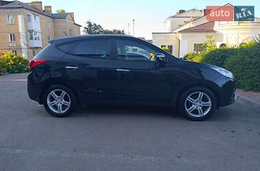 Внедорожник / Кроссовер Hyundai ix35 2010 в 