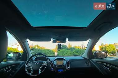 Внедорожник / Кроссовер Hyundai ix35 2010 в 