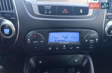 Внедорожник / Кроссовер Hyundai ix35 2010 в 