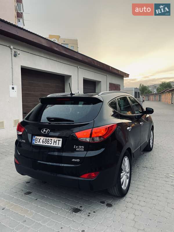 Внедорожник / Кроссовер Hyundai ix35 2010 в Каменец-Подольском