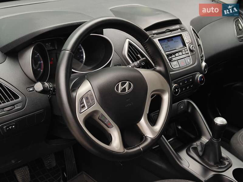 Внедорожник / Кроссовер Hyundai ix35 2012 в Одессе