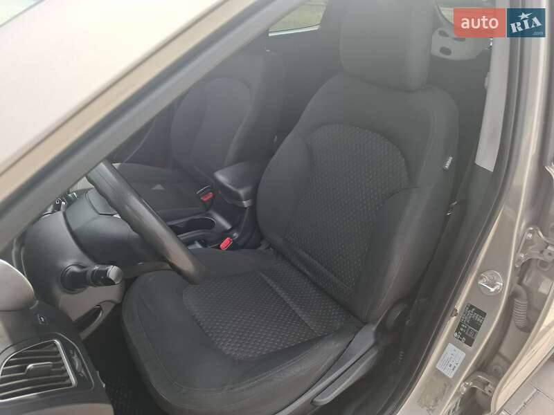 Позашляховик / Кросовер Hyundai ix35 2011 в Черкасах