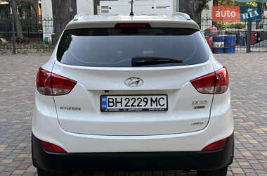Позашляховик / Кросовер Hyundai ix35 2013 в 