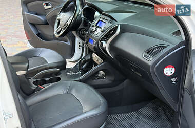 Позашляховик / Кросовер Hyundai ix35 2013 в 