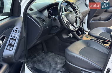 Позашляховик / Кросовер Hyundai ix35 2013 в 