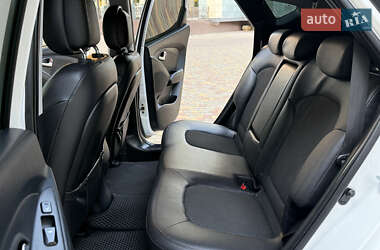 Позашляховик / Кросовер Hyundai ix35 2013 в 