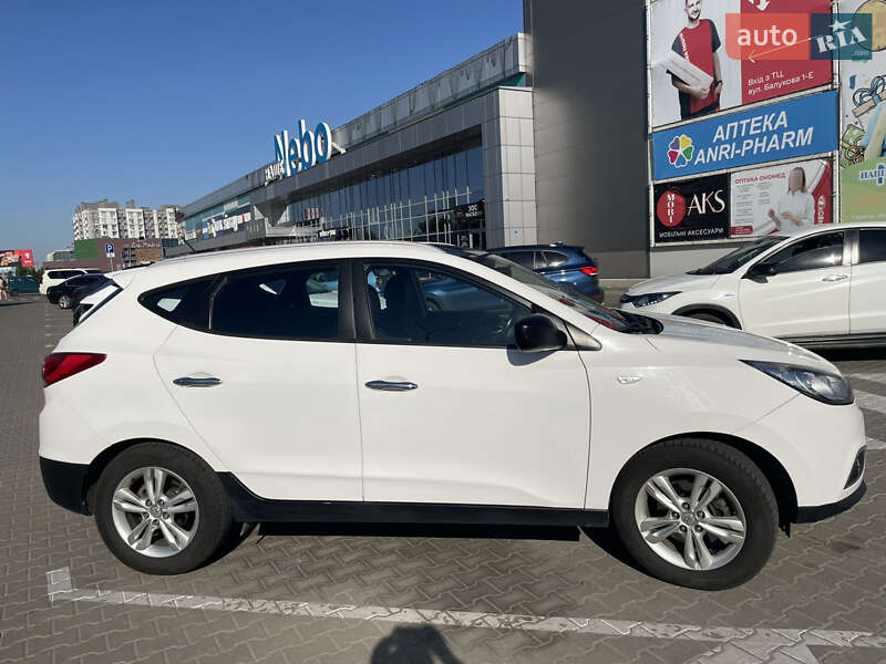 Позашляховик / Кросовер Hyundai ix35 2011 в Вишневому