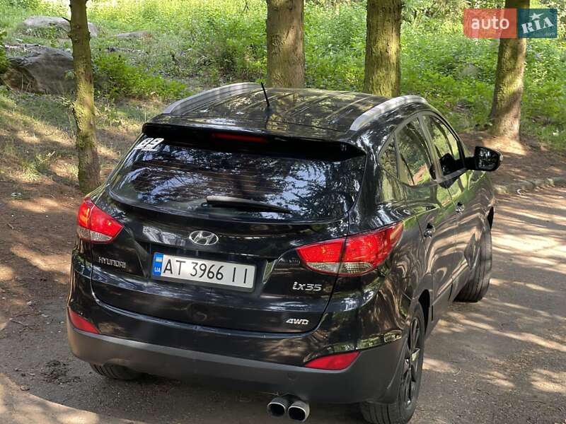 Позашляховик / Кросовер Hyundai ix35 2010 в Бурштині