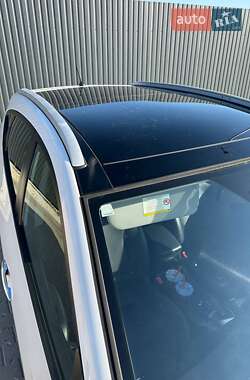 Внедорожник / Кроссовер Hyundai ix35 2011 в 
