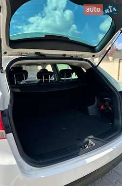 Внедорожник / Кроссовер Hyundai ix35 2011 в 