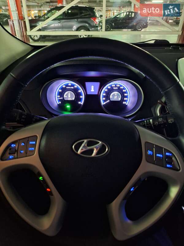 Позашляховик / Кросовер Hyundai ix35 2010 в Києві
