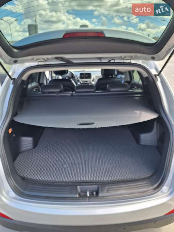 Позашляховик / Кросовер Hyundai ix35 2010 в Києві