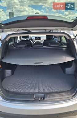 Внедорожник / Кроссовер Hyundai ix35 2010 в 