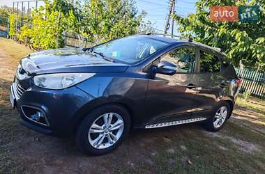 Внедорожник / Кроссовер Hyundai ix35 2010 в 