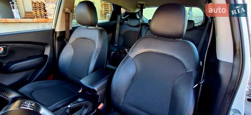 Внедорожник / Кроссовер Hyundai ix35 2015 в Львове