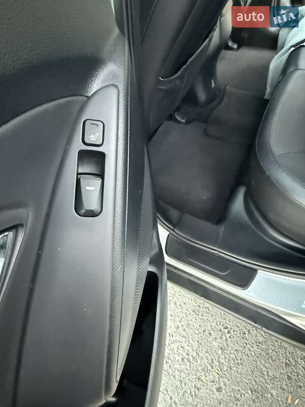 Внедорожник / Кроссовер Hyundai ix35 2013 в Черноморске