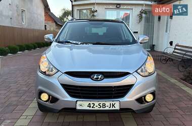 Внедорожник / Кроссовер Hyundai ix35 2010 в 