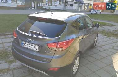 Позашляховик / Кросовер Hyundai ix35 2012 в 