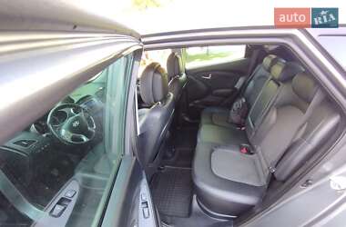 Позашляховик / Кросовер Hyundai ix35 2012 в 