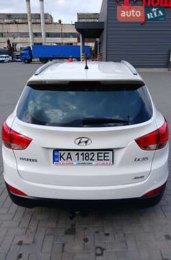 Внедорожник / Кроссовер Hyundai ix35 2012 в 