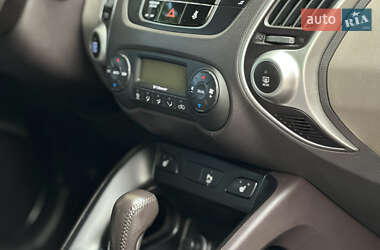 Внедорожник / Кроссовер Hyundai ix35 2012 в 