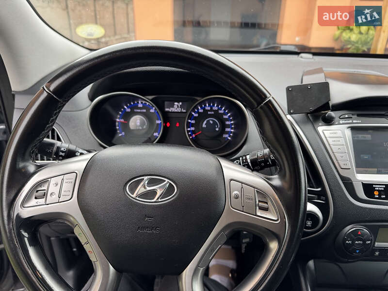 Внедорожник / Кроссовер Hyundai ix35 2011 в Чернигове