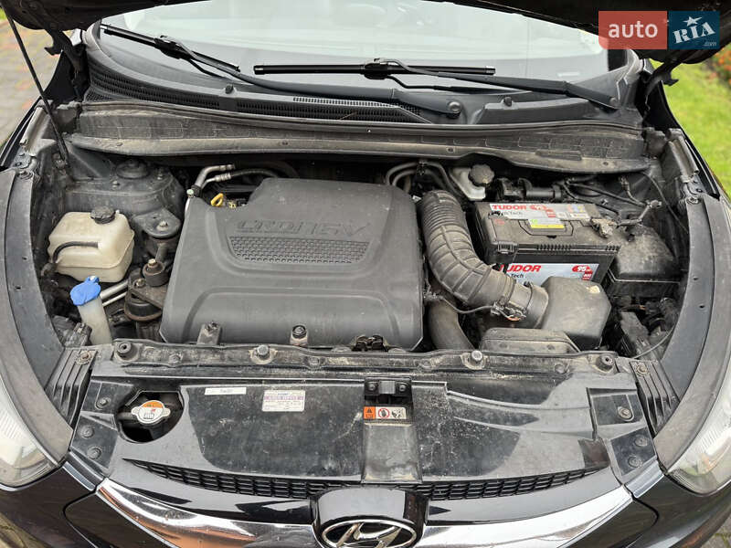 Внедорожник / Кроссовер Hyundai ix35 2011 в Чернигове