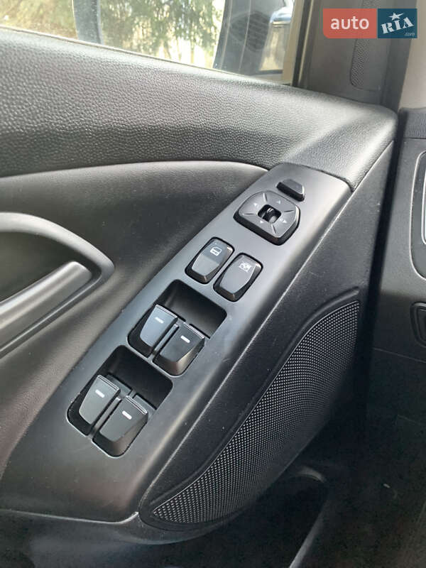 Внедорожник / Кроссовер Hyundai ix35 2014 в Ровно