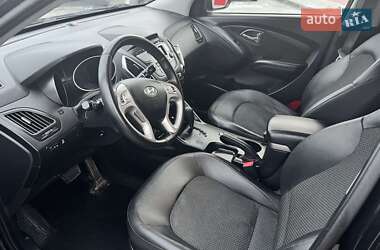 Внедорожник / Кроссовер Hyundai ix35 2011 в 