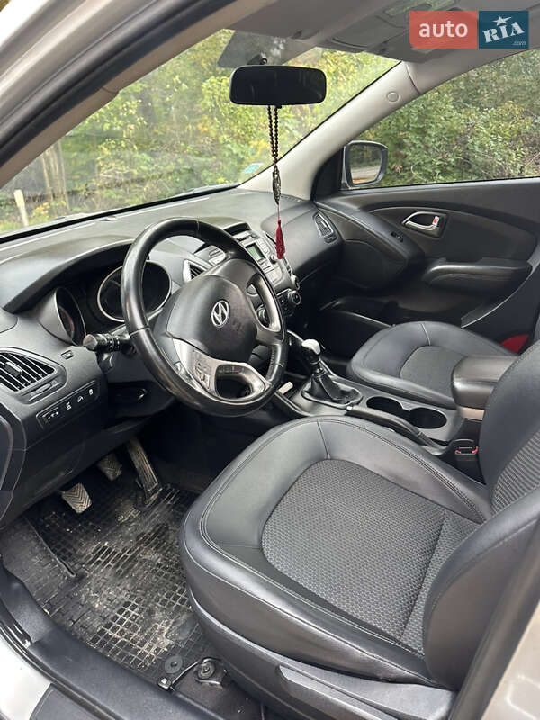 Внедорожник / Кроссовер Hyundai ix35 2010 в Сторожинце фото 5 Внедорожник / Кроссовер Hyundai ix35 2010 в Сторожинце