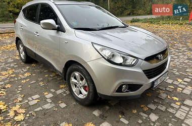 Внедорожник / Кроссовер Hyundai ix35 2010 в Сторожинце