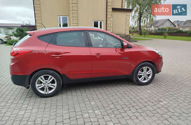 Внедорожник / Кроссовер Hyundai ix35 2011 в 