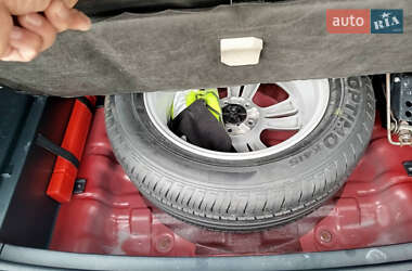 Внедорожник / Кроссовер Hyundai ix35 2011 в 