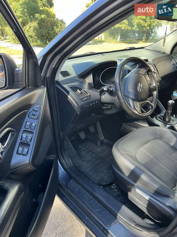 Внедорожник / Кроссовер Hyundai ix35 2010 в Кременчуге фото 7 Внедорожник / Кроссовер Hyundai ix35 2010 в Кременчуге