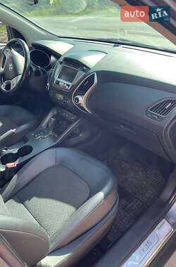 Внедорожник / Кроссовер Hyundai ix35 2012 в 
