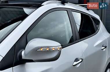Внедорожник / Кроссовер Hyundai ix35 2012 в 