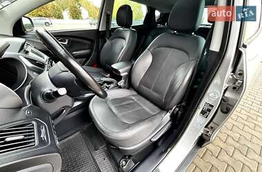Внедорожник / Кроссовер Hyundai ix35 2012 в 