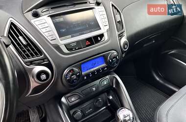 Внедорожник / Кроссовер Hyundai ix35 2012 в 