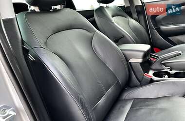 Внедорожник / Кроссовер Hyundai ix35 2012 в 