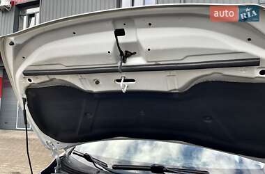 Внедорожник / Кроссовер Hyundai ix35 2012 в 