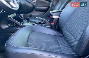 Внедорожник / Кроссовер Hyundai ix35 2012 в 
