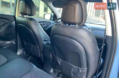 Внедорожник / Кроссовер Hyundai ix35 2012 в 